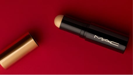 NOUVEAU ! Studio Radiance Stick Voile de Teint​