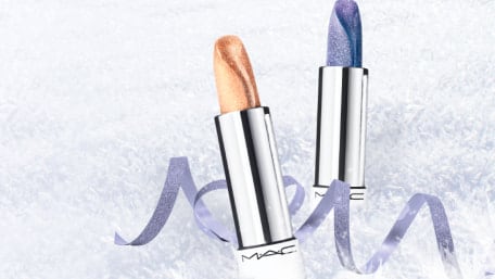 Models wearing lipstick for KISSPROOF + WATERPROOF benefits.