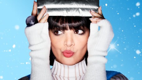 Models wearing lipstick for KISSPROOF + WATERPROOF benefits.