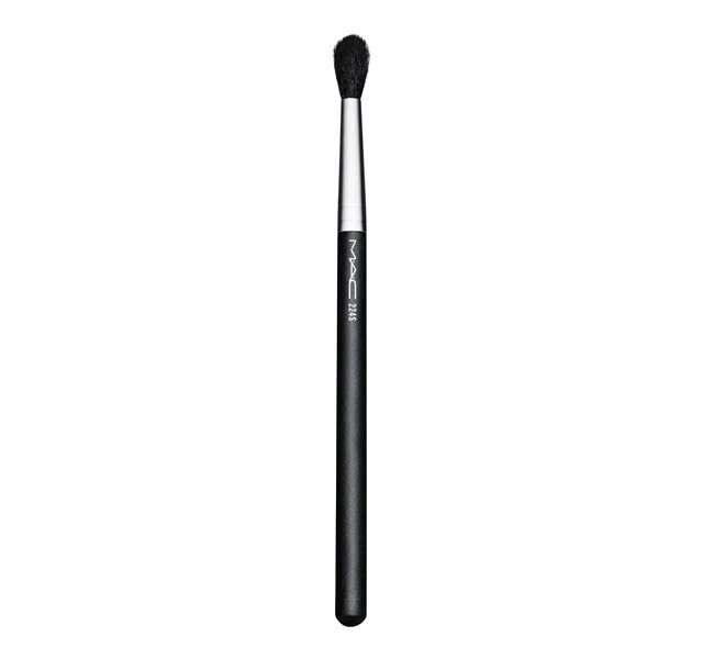 Pinceau Estompeur Pour Les Yeux / 224S Pinceau Estompeur Pour Les Yeux / 224S